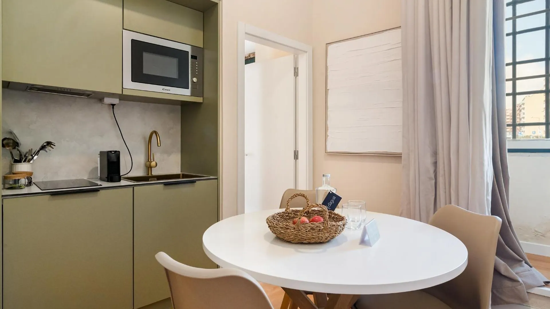 Metropolitan Living Lisbon - Laranjeiras 아파트