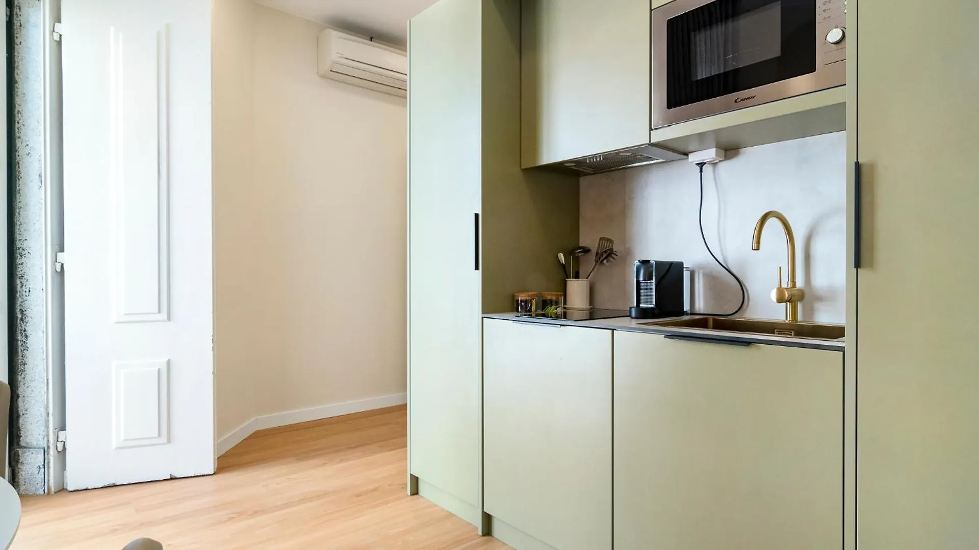 Metropolitan Living Lisbon - Laranjeiras 아파트