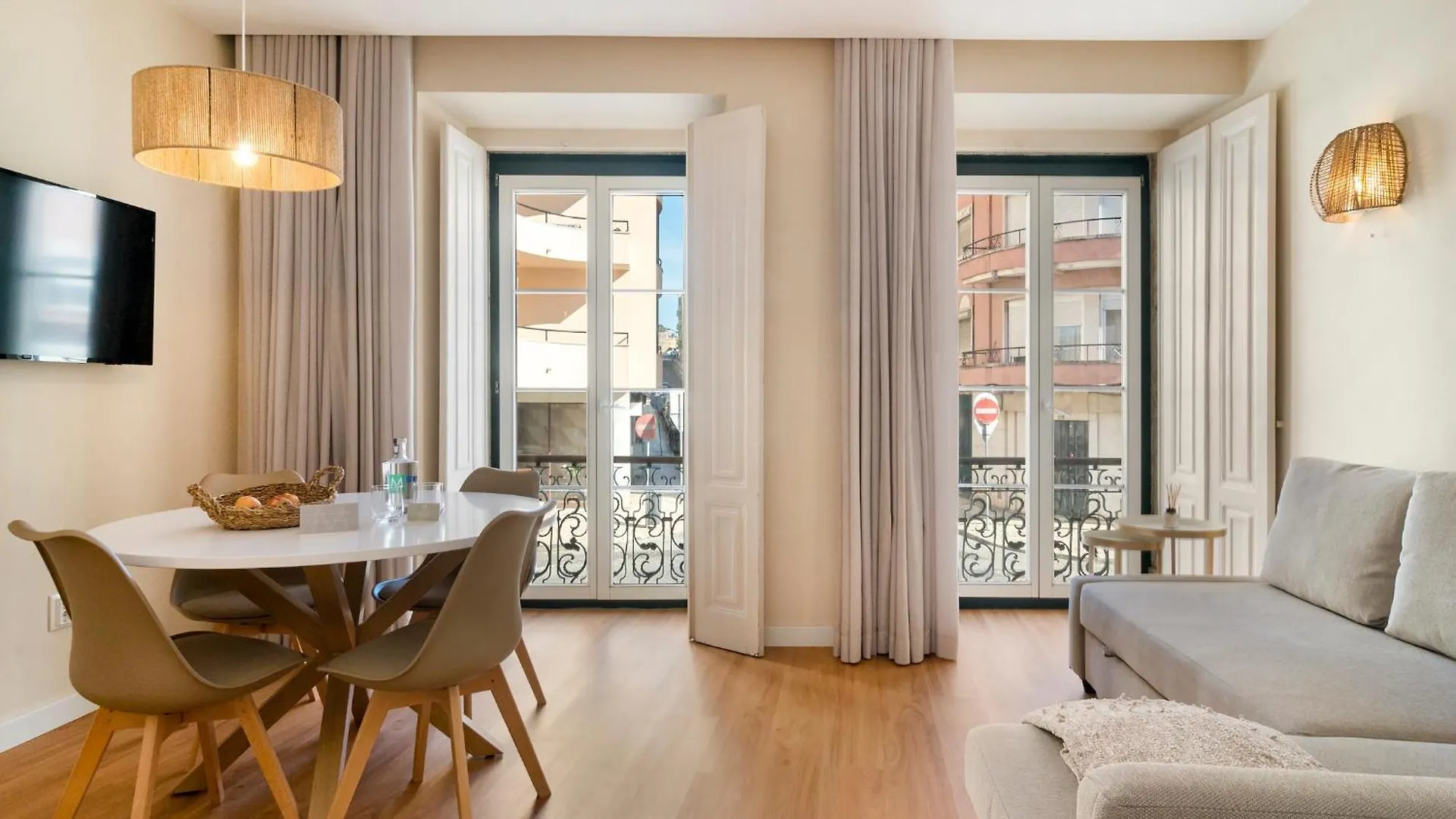 Metropolitan Living Lisbon - Laranjeiras Apartment