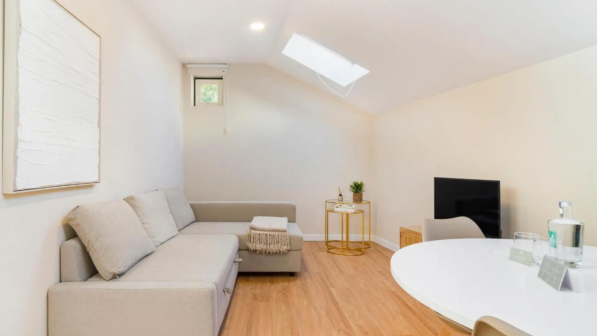 Metropolitan Living Lisbon - Laranjeiras Apartment