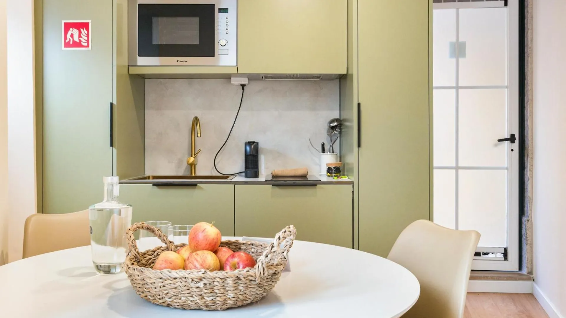 Metropolitan Living Lisbon - Laranjeiras Apartment