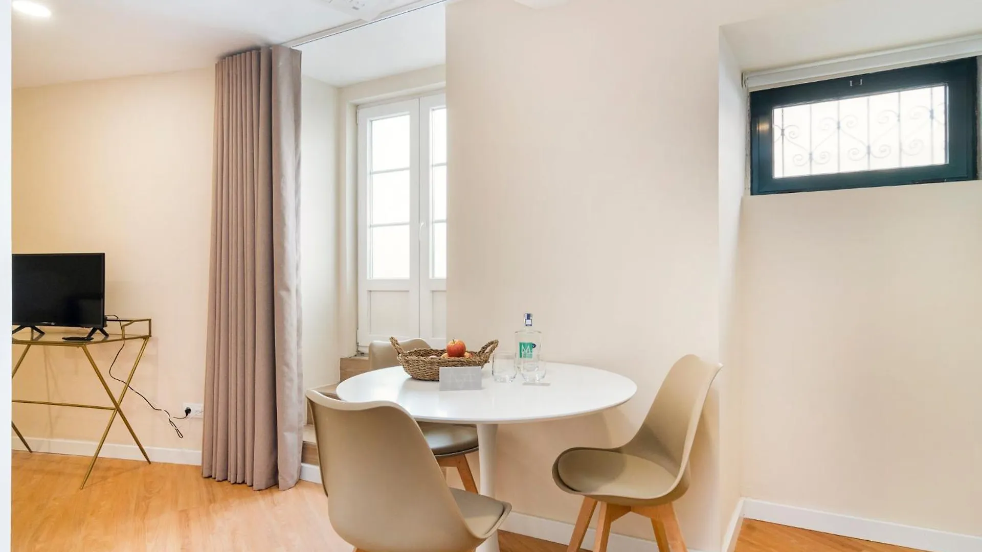 Metropolitan Living Lisbon - Laranjeiras Apartment